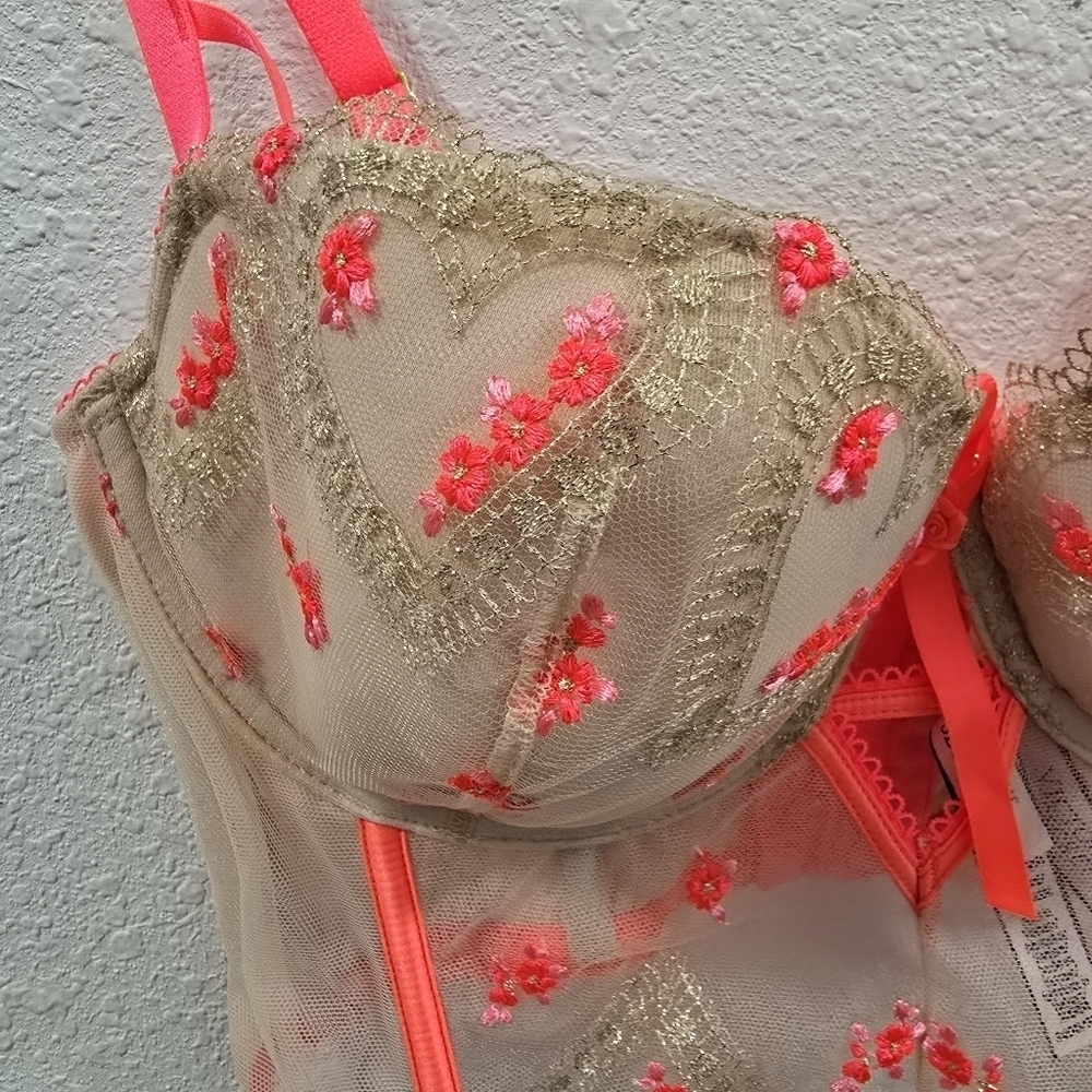 Victoria's Secret Bra Dream Angels Lightly-Lined Hert- Embrifery Size 34DD - Picture 3 of 15